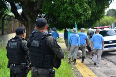 notícia: SEAP leva o 'Limpeza de Vias Públicas' à Avenida Duque de Caxias