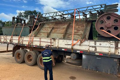 notícia: Sefa apreende máquina britadeira em São João do Araguaia