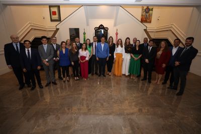 notícia: Governador sanciona lei que organiza e moderniza carreiras jurídicas vinculadas ao Executivo