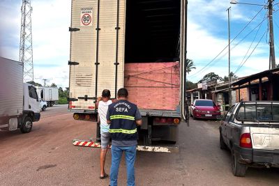 notícia: Secretaria de Estado da Fazenda (Sefa) apreende 1.560 pneus em São Francisco