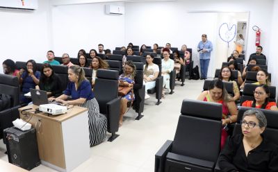 notícia: Capacitação sobre vacinação reúne profissionais de saúde do Marajó na ETSUS