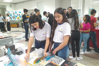 notícia: Editora da Imprensa Oficial do Estado apresenta lançamentos na 1ª Feira de Livros do Senac