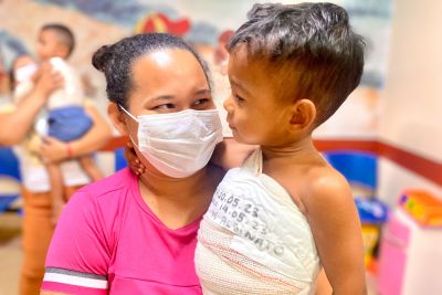 notícia: Superação marca o Dia das Mães de internadas no Centro de Tratamento de Queimados do Hospital Metropolitano