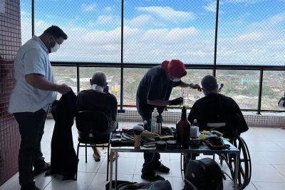 notícia: Com ação especial, pacientes internados no Hospital Abelardo Santos têm a autoestima resgatada