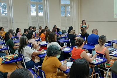notícia: Secretaria de Educação realiza formação de professores para utilização do 'Prepara'