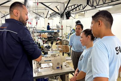 notícia: Seap renova convênio com fabricante de uniformes para trabalho com custodiadas 