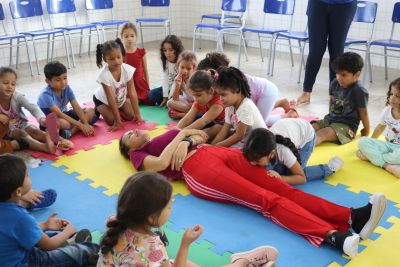 notícia: Crianças da Creche Orlando Bitar têm orientações de primeiros socorros