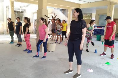 notícia: Escola estadual promove evento voltado aos cuidados da saúde dos colaboradores