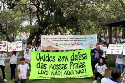 notícia: 'Ecocaminhada' mobiliza a sociedade para o combate ao descarte de lixo nas praias de Salinópolis