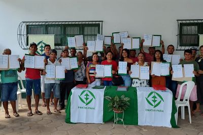 notícia: Emater entrega CAR's e CAF's físicos e jurídicos em Marabá, Iguarapé-Açu, Ananindeua e Mosqueiro