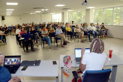 notícia: Seduc promove reunião para discutir combate ao racismo