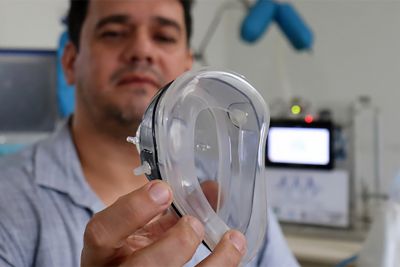 notícia: Ventilador mecânico, que funciona sem energia elétrica, pode auxiliar pacientes em comunidades distantes