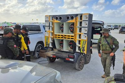 notícia: Detran coíbe poluição sonora automotiva na praia do Atalaia