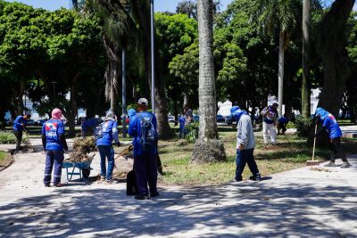 notícia: Praça D. Pedro II e demais ruas da Cidade Velha recebem serviços de limpeza 