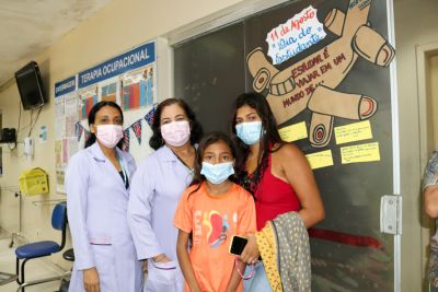 notícia: Crianças atendidas na Santa Casa comemoram o Dia do Estudante