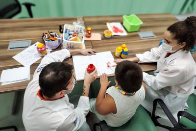 notícia: Núcleo de Atendimento Transtorno do Espectro Autista (Natea) é vencedor em evento nacional do "Excelência da Saúde" 2023