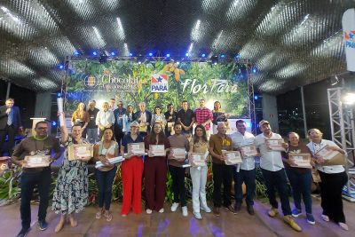 notícia: Festival Internacional de Chocolate premia os melhores no concurso de amêndoas do cacau 