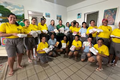 notícia: Cooperativa de internas da Seap confecciona lenços de cabelo para mulheres escalpeladas