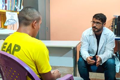 notícia: Psicólogos conduzem políticas de reinserção social dos internos do sistema penal