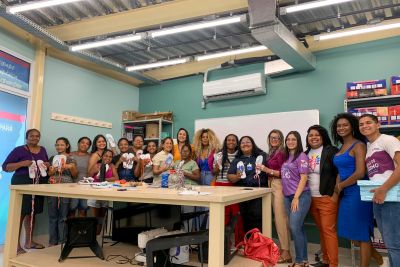 notícia: Seap promove curso de customização de sandálias na Usipaz Terra Firme