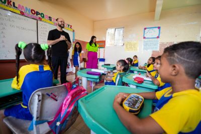 notícia: Secretário de Educação acompanha preparação para o Saeb, em Belém