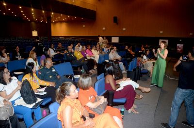notícia: Seduc realiza encontro formativo voltado ao combate da violência contra meninas e mulheres