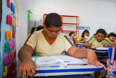 notícia: Seduc abre vagas para professores interessados em atuar no projeto "Reforço Escolar"