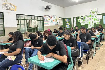 notícia: Com reforço escolar, Seduc prepara alunos para Saeb e Enem, em Marabá