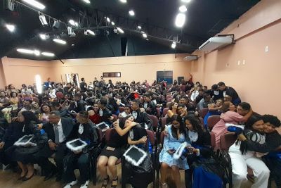 notícia: Estado certifica novos profissionais em cursos técnicos para o mercado de trabalho