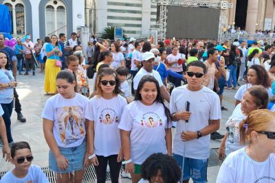 notícia: Unidade José Álvares de Azevedo leva estudantes com deficiência visual à romaria 
