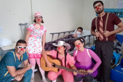 notícia: No Regional de Marabá, palhaços voluntários trazem mais alegria à rotina de pacientes 