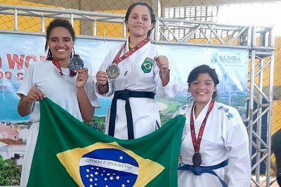 notícia: Estudante da rede estadual é medalha de ouro em campeonato mundial de karatê