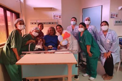 notícia: Paciente celebra 78 anos no Hospital Regional Público do Marajó 