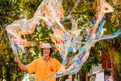 notícia: Praça da República é cenário para o 'Fantástico Mundo das Bolhas'