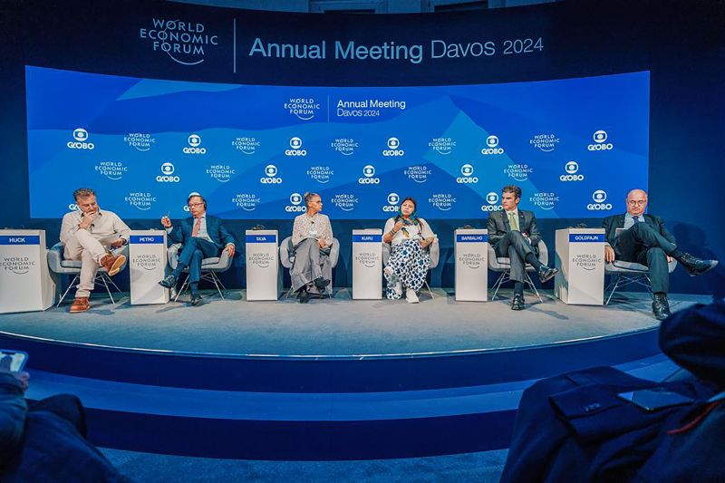  <div class='credito_fotos'>Foto: worldeconomicforum / Boris Baldinger   |   <a href='/midias/2024/originais/18110_f42ca619-de8f-ca68-f1db-f8ddeba73b59.jpg' download><i class='fa-solid fa-download'></i> Download</a></div>