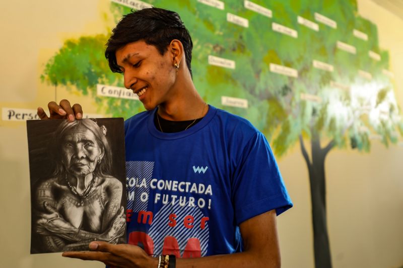 Jonathan Sousa - estudante e desenhista <div class='credito_fotos'>Foto: Bruno Cecim / Ag.Pará | <a href='/midias/2024/originais/18219_47c7b111-9843-0b47-2025-ab2e02b98d85.jpg' download><i class='fa-solid fa-download'></i> Download</a></div>