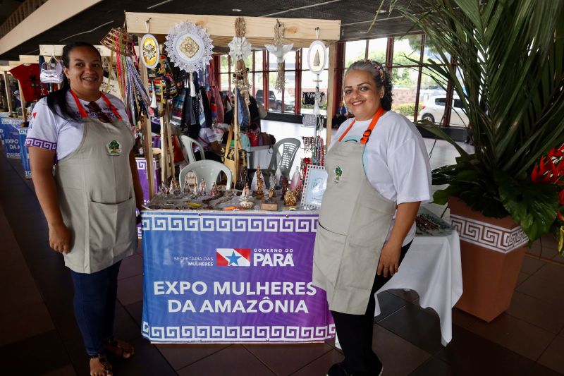 Artesã Bárbara paraense e sueli Rodrigues <div class='credito_fotos'>Foto: Bruno Cruz / Agência Pará | <a href='/midias/2024/originais/18451_869bac23-0226-38b3-9566-9882e1c7f191.jpg' download><i class='fa-solid fa-download'></i> Download</a></div>