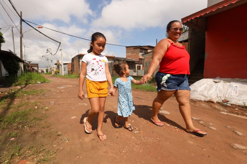 Michele Matos, dona de casa <div class='credito_fotos'>Foto: Bruno Cecim / Ag.Pará | <a href='/midias/2024/originais/18531_16f2a23e-0a3b-70db-57cf-2197090d8f43.jpg' download><i class='fa-solid fa-download'></i> Download</a></div>