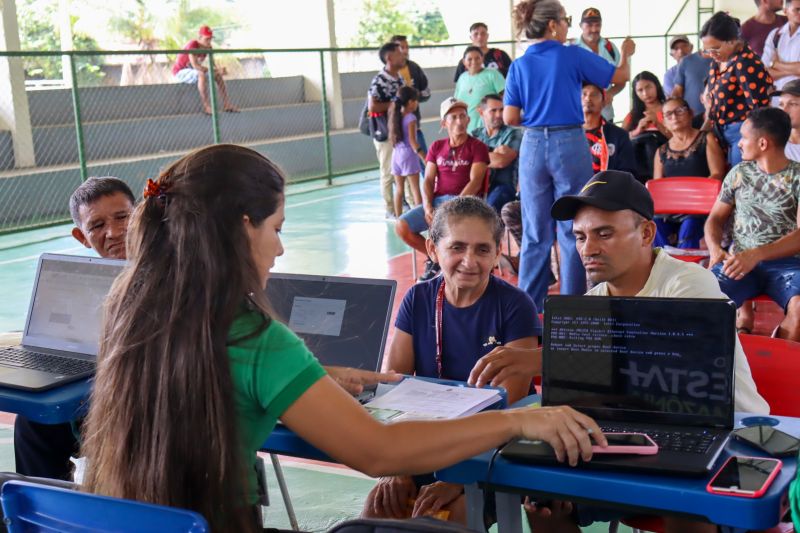 MOJU - Mutirão Regulariza Pará / FOTOS: Antonio Darwich/Ascom-Semas
Semas faz Mutirão do Regulariza Pará em comunidades de Moju
<div class='credito_fotos'>Foto: ASCOM / SEMAS | <a href='/midias/2024/originais/18746_5d1e7c1c-b3ae-e761-320d-705181af3e4e.jpg' download><i class='fa-solid fa-download'></i> Download</a></div>