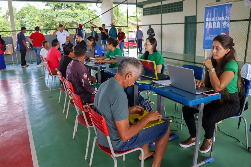 MOJU - Mutirão Regulariza Pará / FOTOS: Antonio Darwich/Ascom-Semas
Semas faz Mutirão do Regulariza Pará em comunidades de Moju
<div class='credito_fotos'>Foto: ASCOM / SEMAS | <a href='/midias/2024/originais/18746_60aac130-a410-52f8-f5ac-6720dc7eb1be.jpg' download><i class='fa-solid fa-download'></i> Download</a></div>