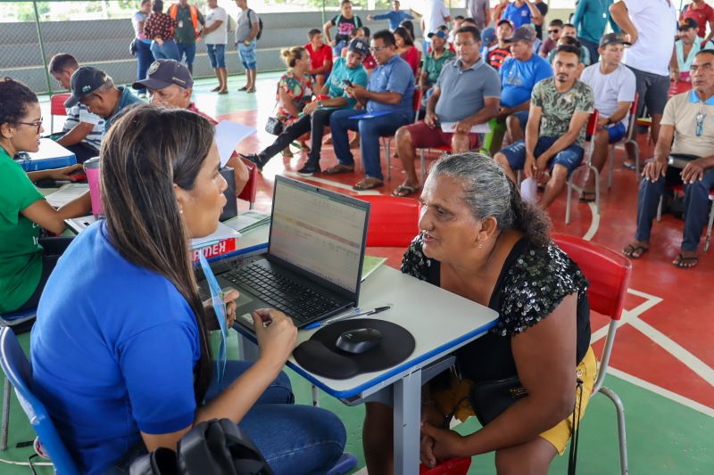 MOJU - Mutirão Regulariza Pará / FOTOS: Antonio Darwich/Ascom-Semas
Semas faz Mutirão do Regulariza Pará em comunidades de Moju
<div class='credito_fotos'>Foto: ASCOM / SEMAS | <a href='/midias/2024/originais/18746_98ef548f-40ce-3196-0110-bb7c529d6148.jpg' download><i class='fa-solid fa-download'></i> Download</a></div>