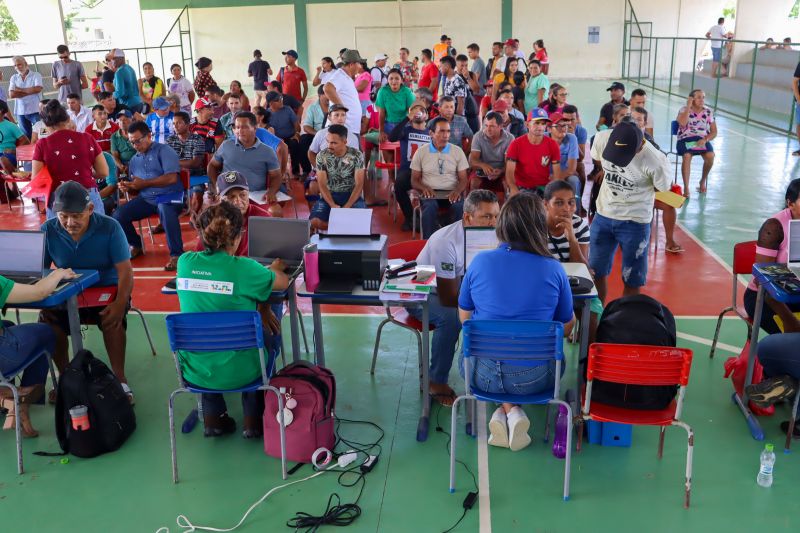 MOJU - Mutirão Regulariza Pará / FOTOS: Antonio Darwich/Ascom-Semas
Semas faz Mutirão do Regulariza Pará em comunidades de Moju
<div class='credito_fotos'>Foto: ASCOM / SEMAS | <a href='/midias/2024/originais/18746_a6dc79b5-e2ca-9d84-c3a4-74e39c8bf976.jpg' download><i class='fa-solid fa-download'></i> Download</a></div>