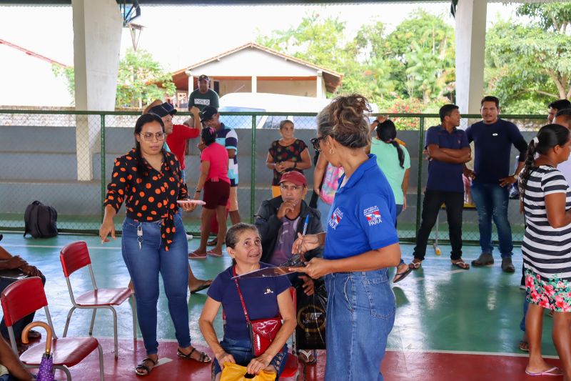 MOJU - Mutirão Regulariza Pará / FOTOS: Antonio Darwich/Ascom-Semas
Semas faz Mutirão do Regulariza Pará em comunidades de Moju
<div class='credito_fotos'>Foto: ASCOM / SEMAS | <a href='/midias/2024/originais/18746_bfa0c13a-37d2-691b-431f-7a3697cfce95.jpg' download><i class='fa-solid fa-download'></i> Download</a></div>