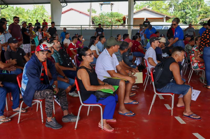 MOJU - Mutirão Regulariza Pará / FOTOS: Antonio Darwich/Ascom-Semas
Semas faz Mutirão do Regulariza Pará em comunidades de Moju
<div class='credito_fotos'>Foto: ASCOM / SEMAS | <a href='/midias/2024/originais/18746_c3e8af2e-c030-46ab-1a94-11f57e1419d8.jpg' download><i class='fa-solid fa-download'></i> Download</a></div>