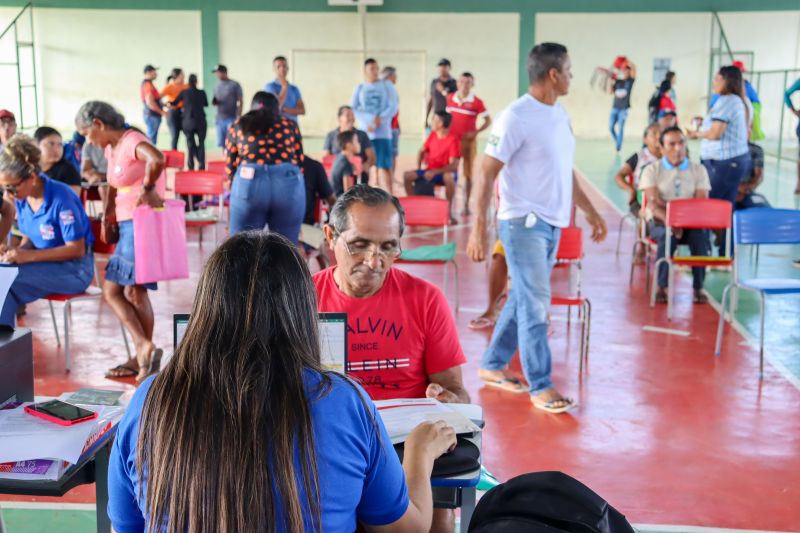 MOJU - Mutirão Regulariza Pará / FOTOS: Antonio Darwich/Ascom-Semas
Semas faz Mutirão do Regulariza Pará em comunidades de Moju
<div class='credito_fotos'>Foto: ASCOM / SEMAS | <a href='/midias/2024/originais/18746_f3f85994-c0e3-7cb8-cda1-2009c0d38f04.jpg' download><i class='fa-solid fa-download'></i> Download</a></div>