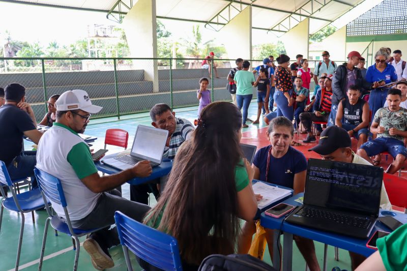 MOJU - Mutirão Regulariza Pará / FOTOS: Antonio Darwich/Ascom-Semas
Semas faz Mutirão do Regulariza Pará em comunidades de Moju
<div class='credito_fotos'>Foto: ASCOM / SEMAS | <a href='/midias/2024/originais/18746_fa6d4c64-a889-5341-d971-f52a37a56ad6.jpg' download><i class='fa-solid fa-download'></i> Download</a></div>