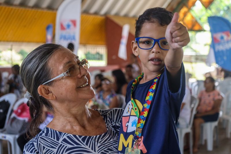 Salete Aparecida, dona de casa e seu neto Vitor Daniel. <div class='credito_fotos'>Foto: Bruno Cecim / Ag.Pará | <a href='/midias/2024/originais/18827_41e092b5-cd6e-f479-428c-1a0b79a6dacc.jpg' download><i class='fa-solid fa-download'></i> Download</a></div>