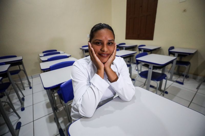 Denise Helena Sarmento de Sousa - Aluna de Gastronomia <div class='credito_fotos'>Foto: Marcelo Lelis / Ag. Pará | <a href='/midias/2024/originais/18885_86b9a287-cace-a842-85a0-a4d904348cf2.jpg' download><i class='fa-solid fa-download'></i> Download</a></div>