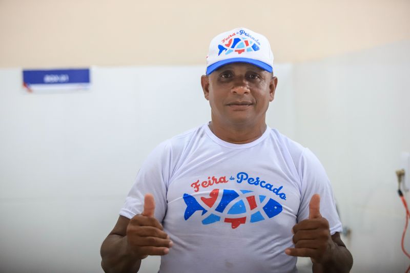 Cláudio Figueiredo vendedor de peixe <div class='credito_fotos'>Foto: Bruno Cruz / Agência Pará | <a href='/midias/2024/originais/18886_f329a562-30f9-e6cc-2a59-0eeb1c222b23.jpg' download><i class='fa-solid fa-download'></i> Download</a></div>