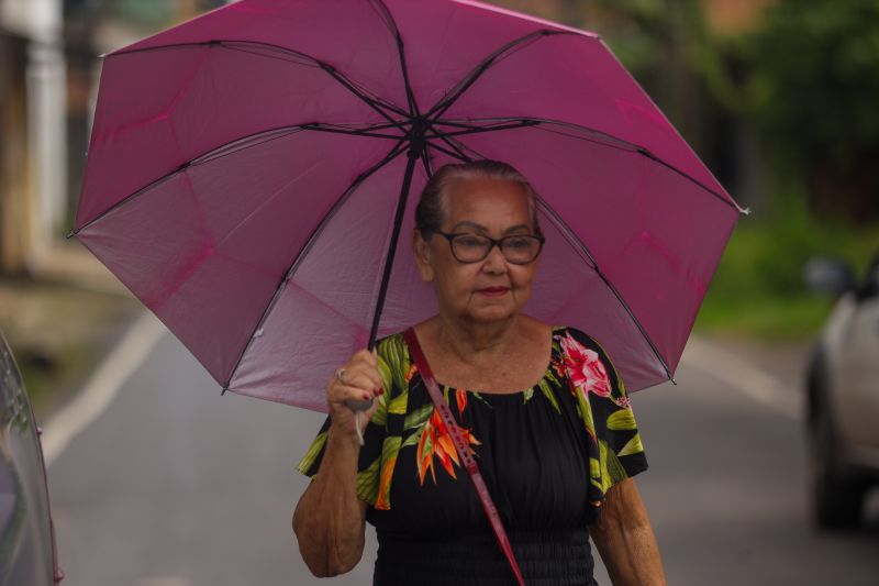 Beatriz Silva - aposentada - Rua Curuça - 71 anos - quase 50 anos mora em Marituba <div class='credito_fotos'>Foto: Bruno Cecim / Ag.Pará | <a href='/midias/2024/originais/19987_d5c1a591-7d79-85b4-2e0c-e2264c5cf71b.jpg' download><i class='fa-solid fa-download'></i> Download</a></div>